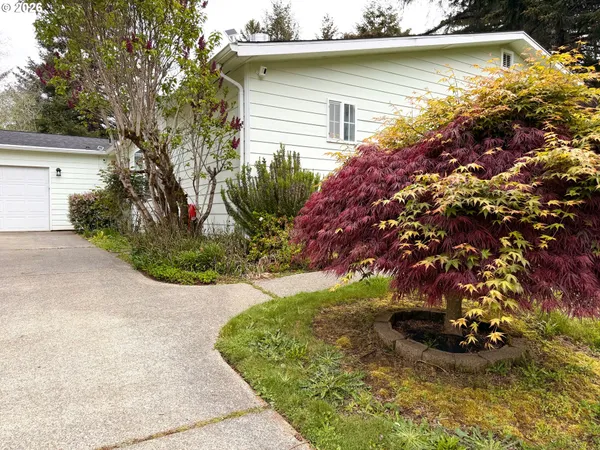 $563,500 | 1157 8th Street, Bandon, OR 97411