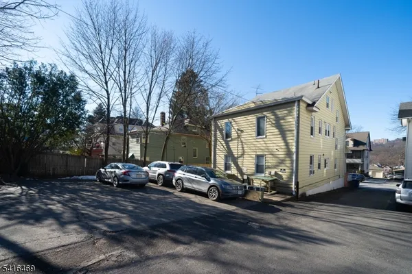 $5,040 | 330 Academy Street, Unit B, South Orange, NJ 07079
