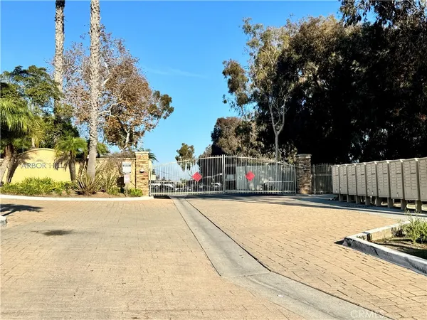 $2,650 | 432 Edgehill Lane, Unit 95, Oceanside, CA 92054