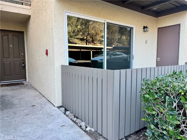 $2,650 | 432 Edgehill Lane, Unit 95, Oceanside, CA 92054