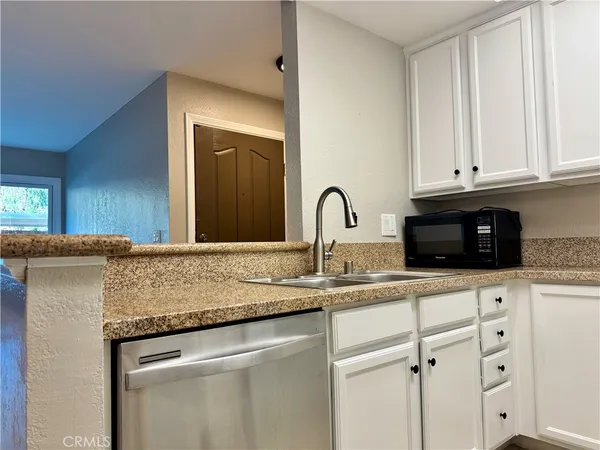 $2,650 | 432 Edgehill Lane, Unit 95, Oceanside, CA 92054