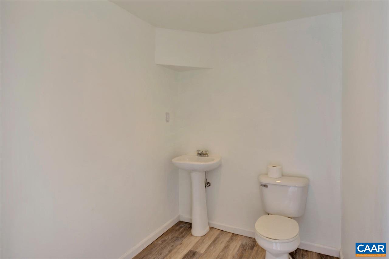 127 Larkspur Road Ruckersville, VA 22968 - Photo 25 of 29 a bathroom with a toilet