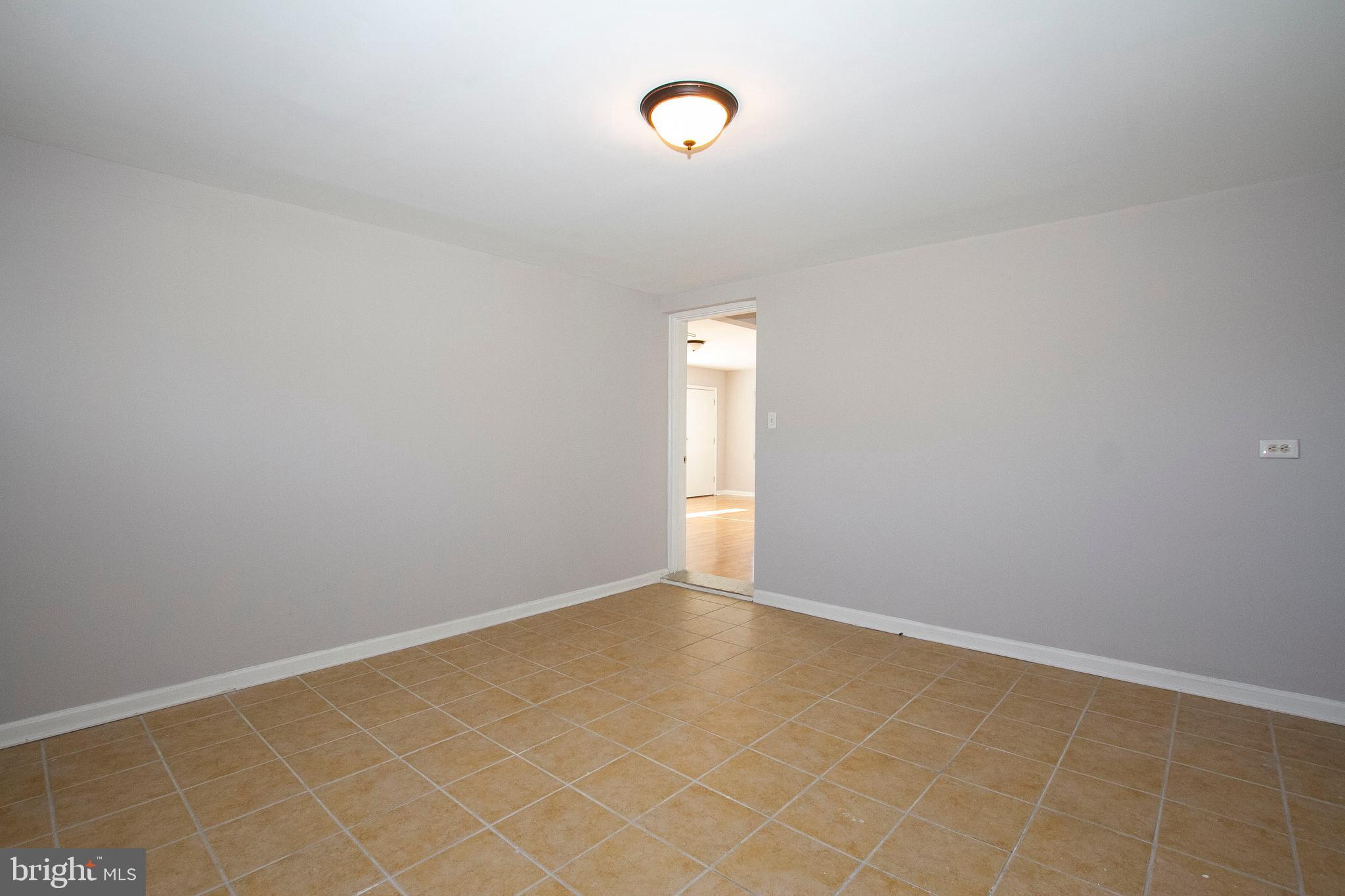 7306 Liberty Road Baltimore, MD 21207 - Photo 3 of 41