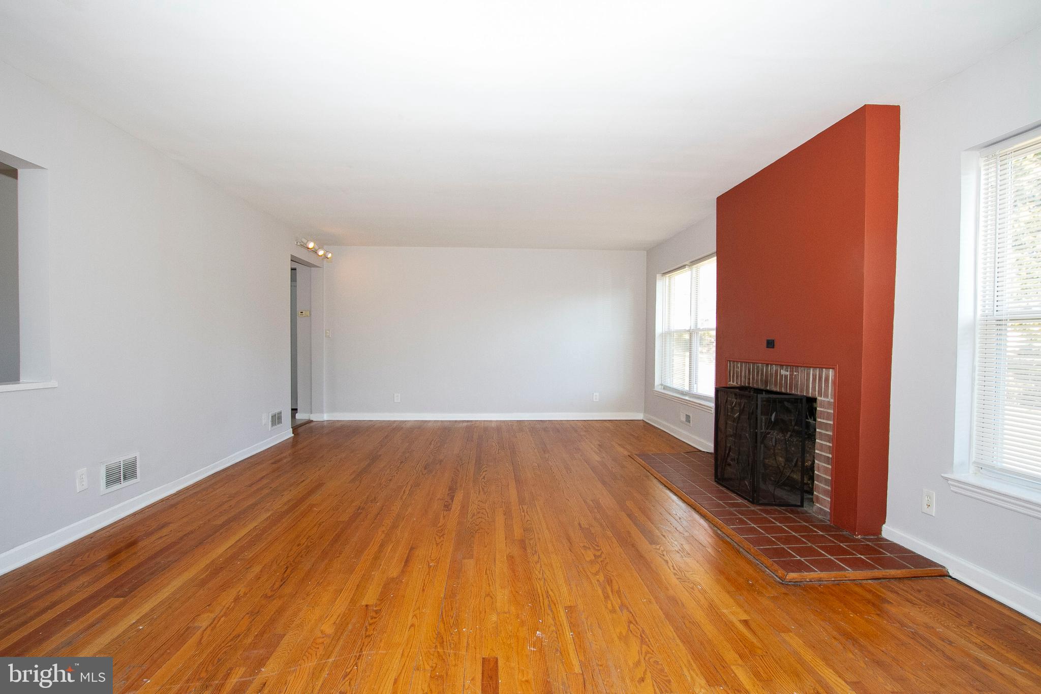 7306 Liberty Road Baltimore, MD 21207 - Photo 4 of 41