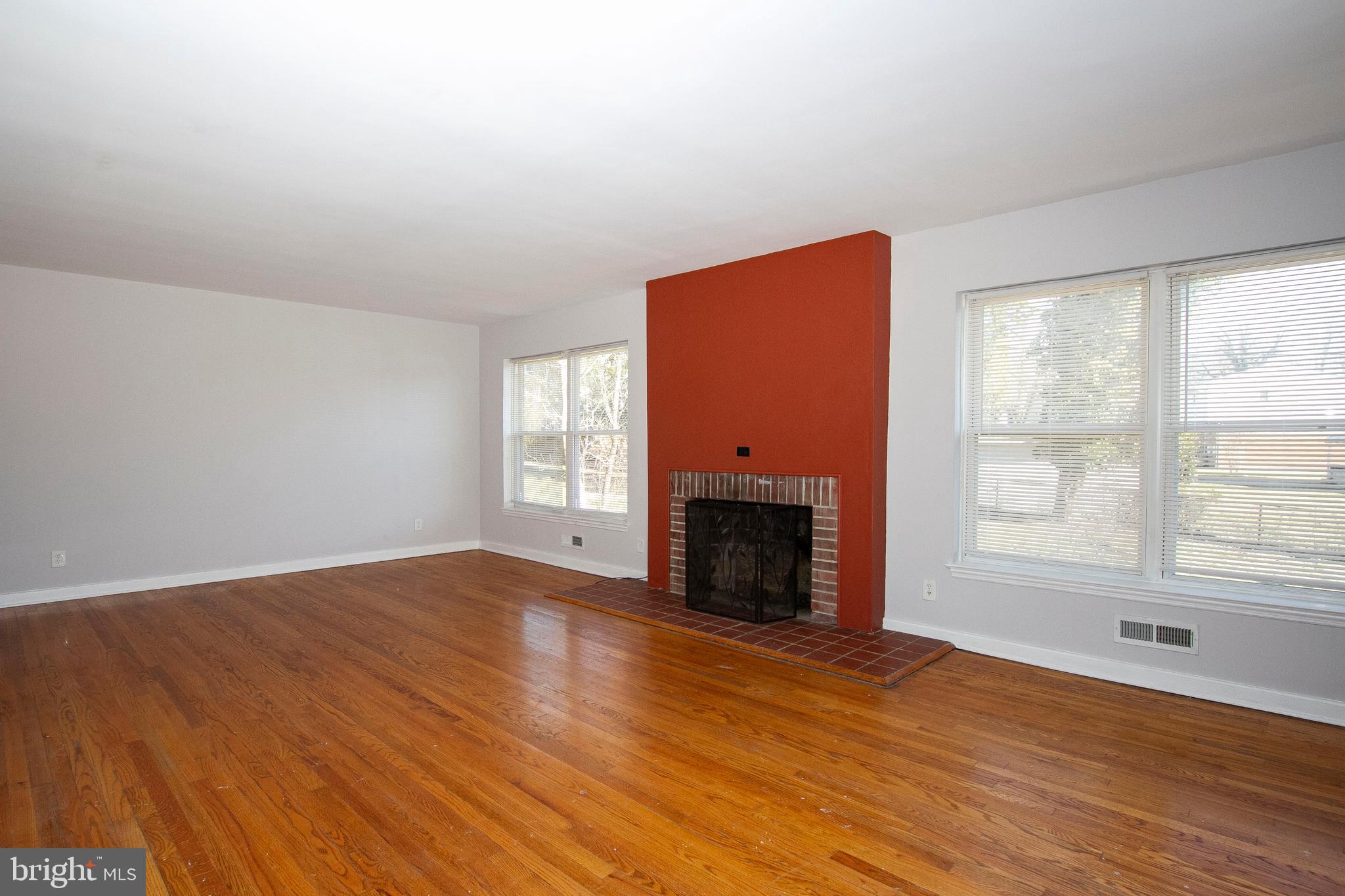 7306 Liberty Road Baltimore, MD 21207 - Photo 5 of 41
