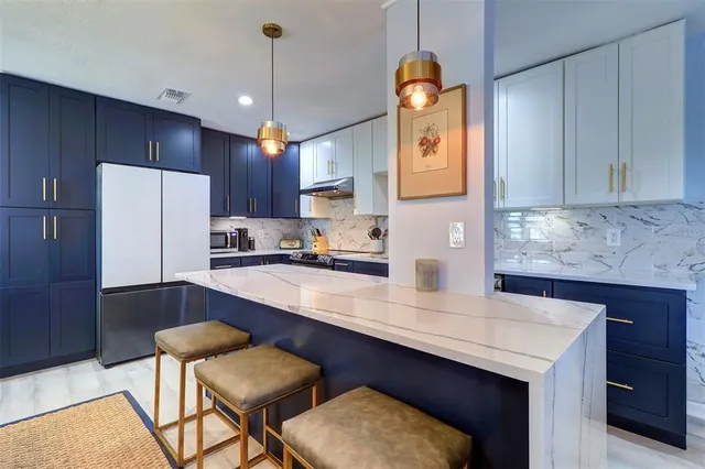 $295,000 | 151 Sea Horse Drive Southeast, Unit H, St. Petersburg, FL 33705