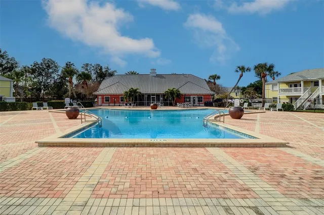 $295,000 | 151 Sea Horse Drive Southeast, Unit H, St. Petersburg, FL 33705