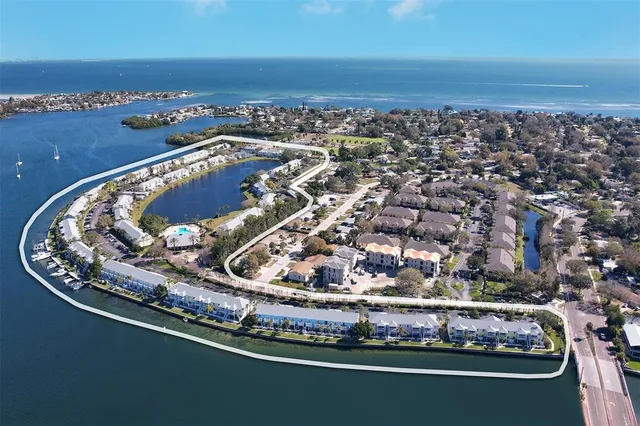 $295,000 | 151 Sea Horse Drive Southeast, Unit H, St. Petersburg, FL 33705