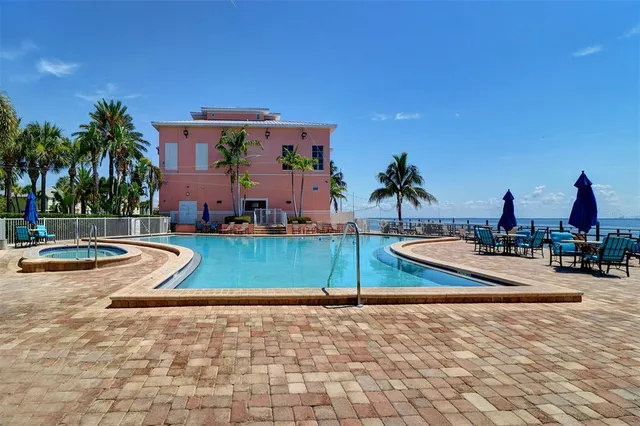 $295,000 | 151 Sea Horse Drive Southeast, Unit H, St. Petersburg, FL 33705