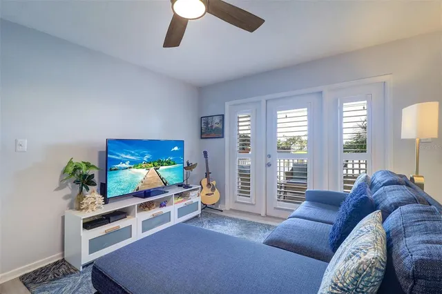 $295,000 | 151 Sea Horse Drive Southeast, Unit H, St. Petersburg, FL 33705