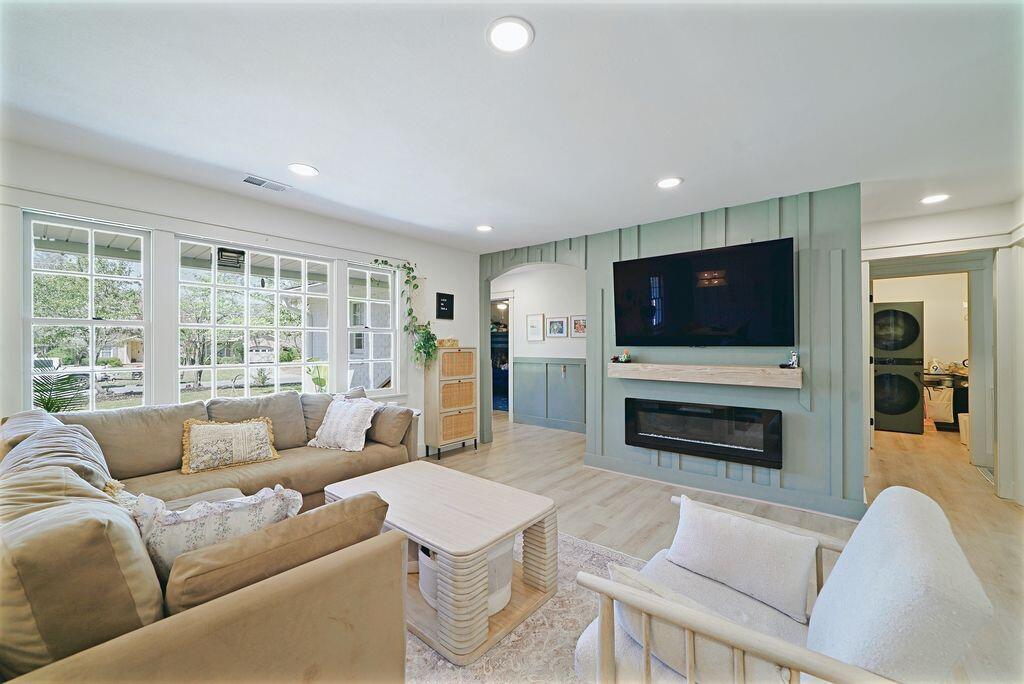 673 Edmonds Drive Charleston, SC 29412 - Photo 6 of 40 Ik3cV42g