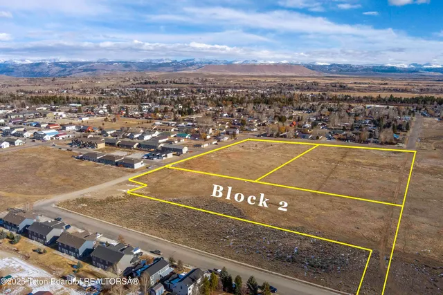 $450,000 | 2 Par Avenue, Pinedale, WY 82941