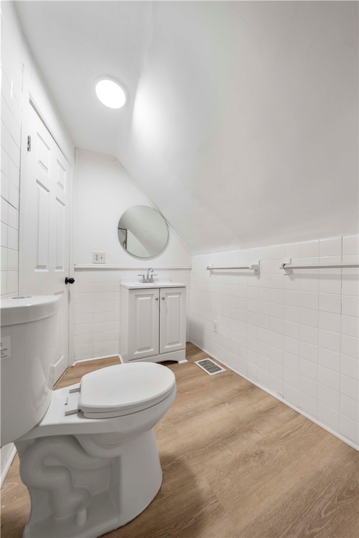101 Ernst Street Rochester, NY 14621 - Photo 17 of 27 2nd floor bath