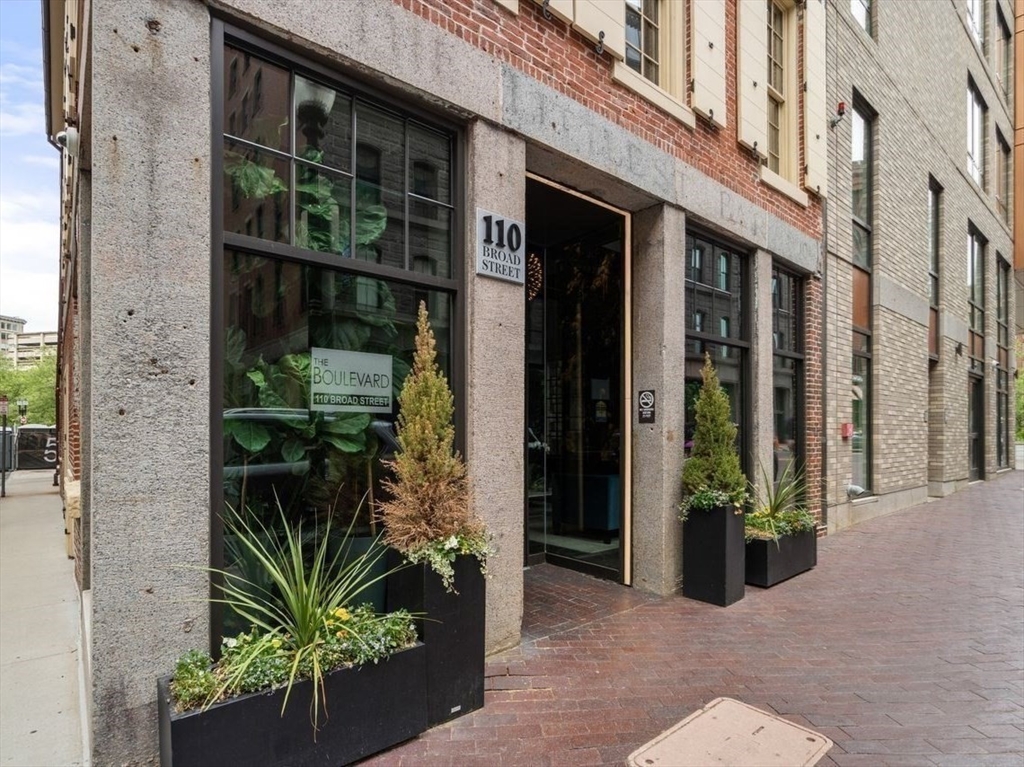 110 Broad Street, Unit 303 Boston, MA 02110 - Photo 25 of 35