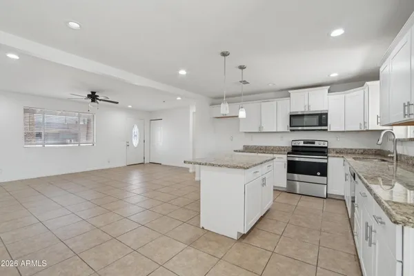 $389,900 | 2115 East Birchwood Avenue, Mesa, AZ 85204