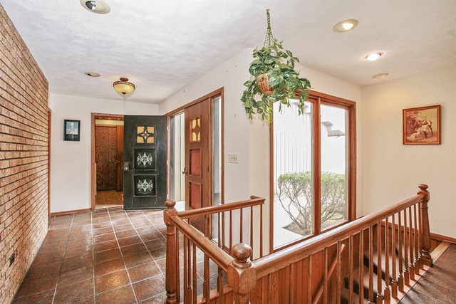 413 High Road Cary, IL 60013 - Photo 3 of 15