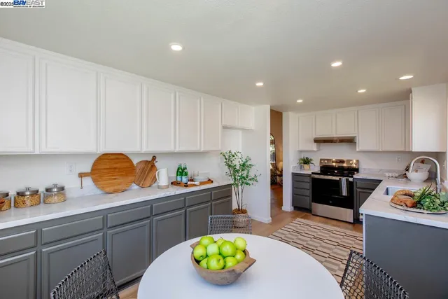 $1,195,000 | 21 Ulster Place, Alameda, CA 94502