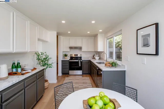 $1,195,000 | 21 Ulster Place, Alameda, CA 94502