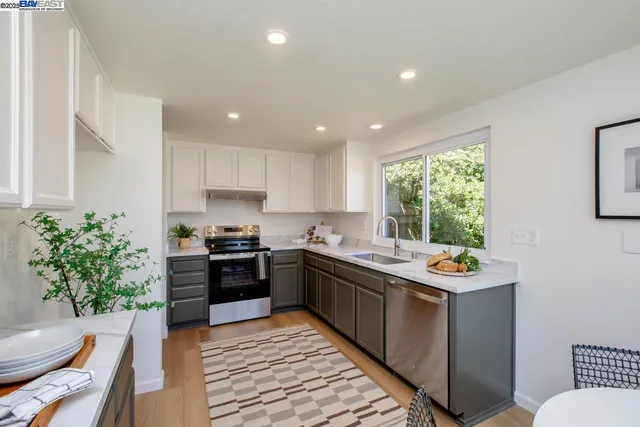 $1,195,000 | 21 Ulster Place, Alameda, CA 94502