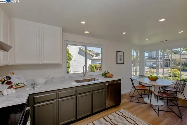 $1,195,000 | 21 Ulster Place, Alameda, CA 94502