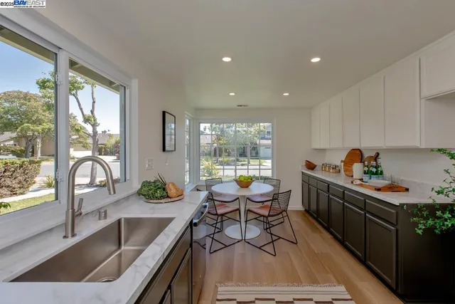 $1,195,000 | 21 Ulster Place, Alameda, CA 94502