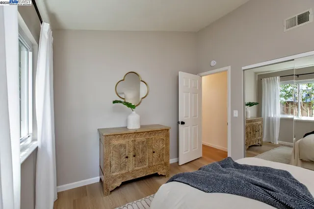 $1,195,000 | 21 Ulster Place, Alameda, CA 94502