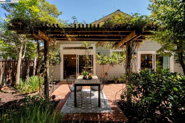 $1,195,000 | 21 Ulster Place, Alameda, CA 94502