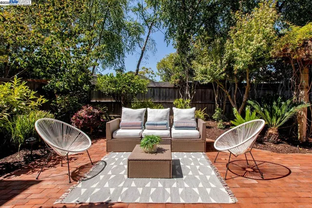$1,195,000 | 21 Ulster Place, Alameda, CA 94502