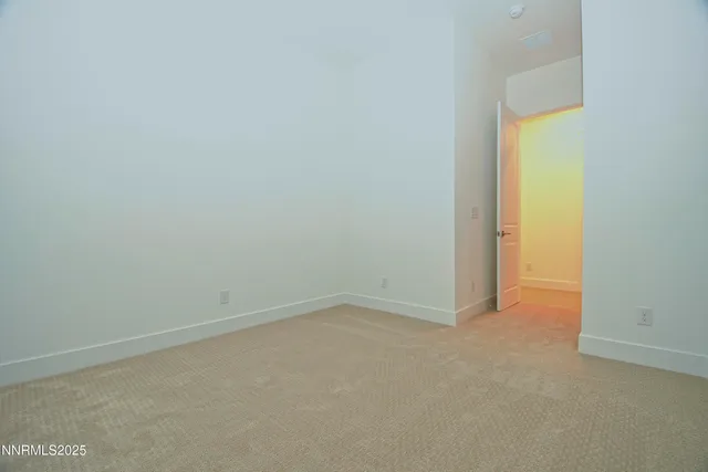 $3,200 | 7587 Calypso Drive, Sparks, NV 89436