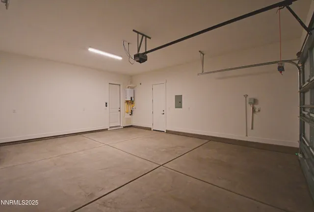 $3,200 | 7587 Calypso Drive, Sparks, NV 89436