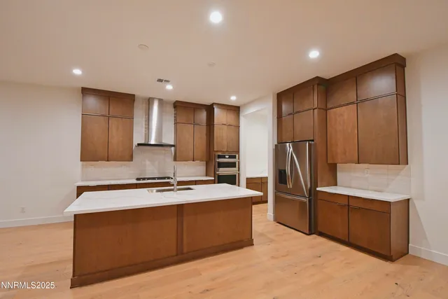 a view of a room with an empty space