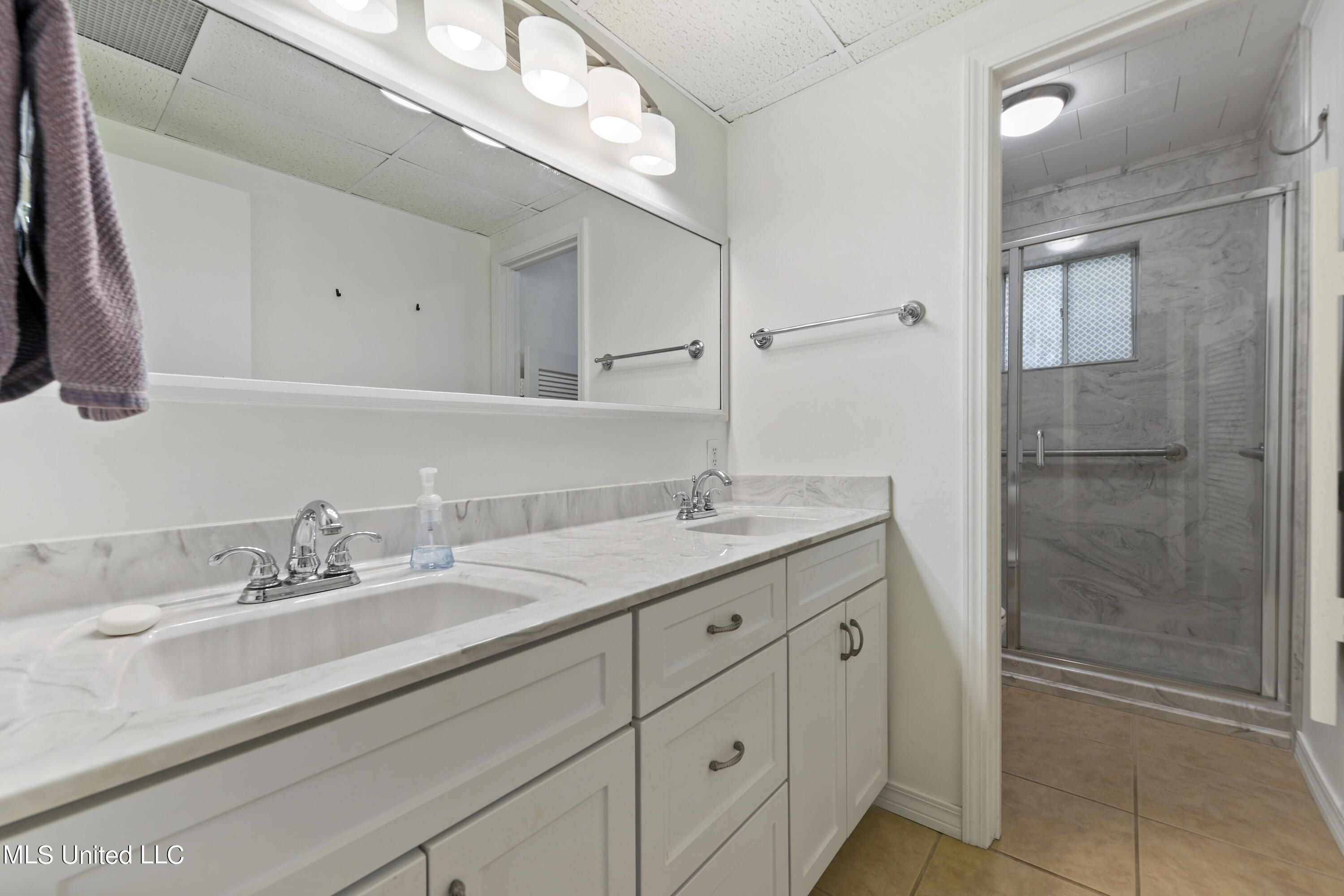 1710 Bates Street Pascagoula, MS 39581 - Photo 19 of 38 019