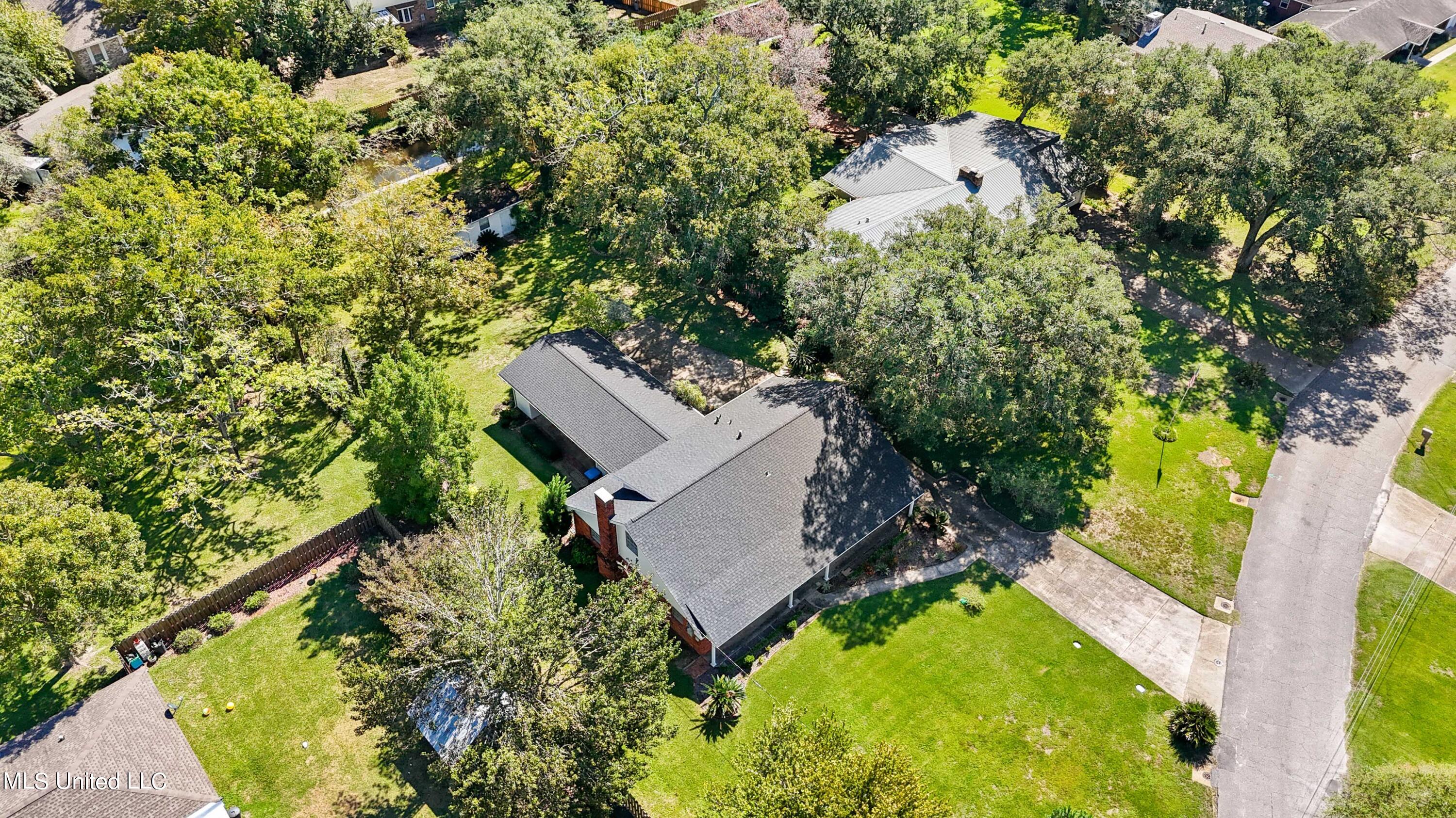 1710 Bates Street Pascagoula, MS 39581 - Photo 32 of 38 032