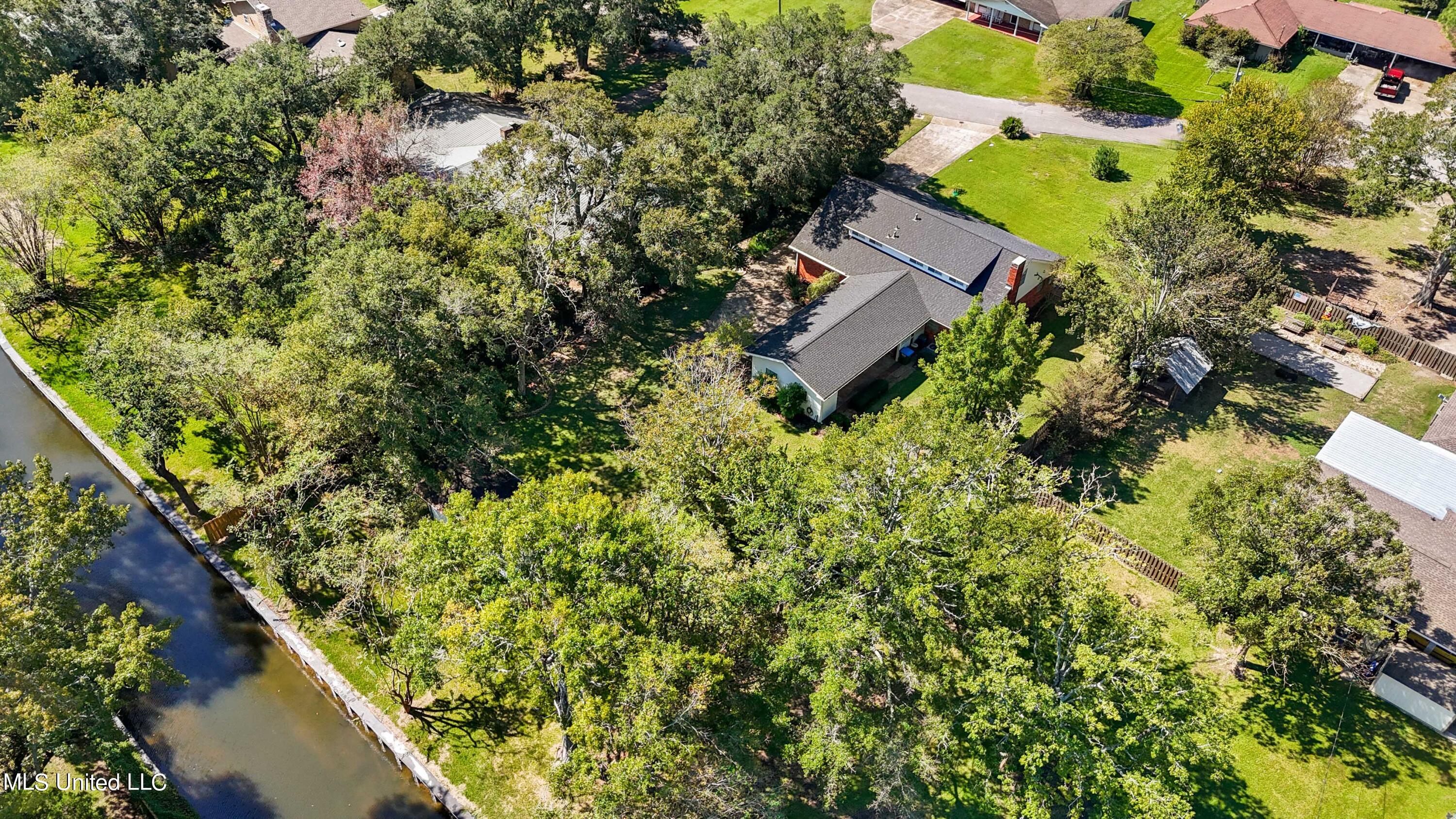 1710 Bates Street Pascagoula, MS 39581 - Photo 34 of 38 034