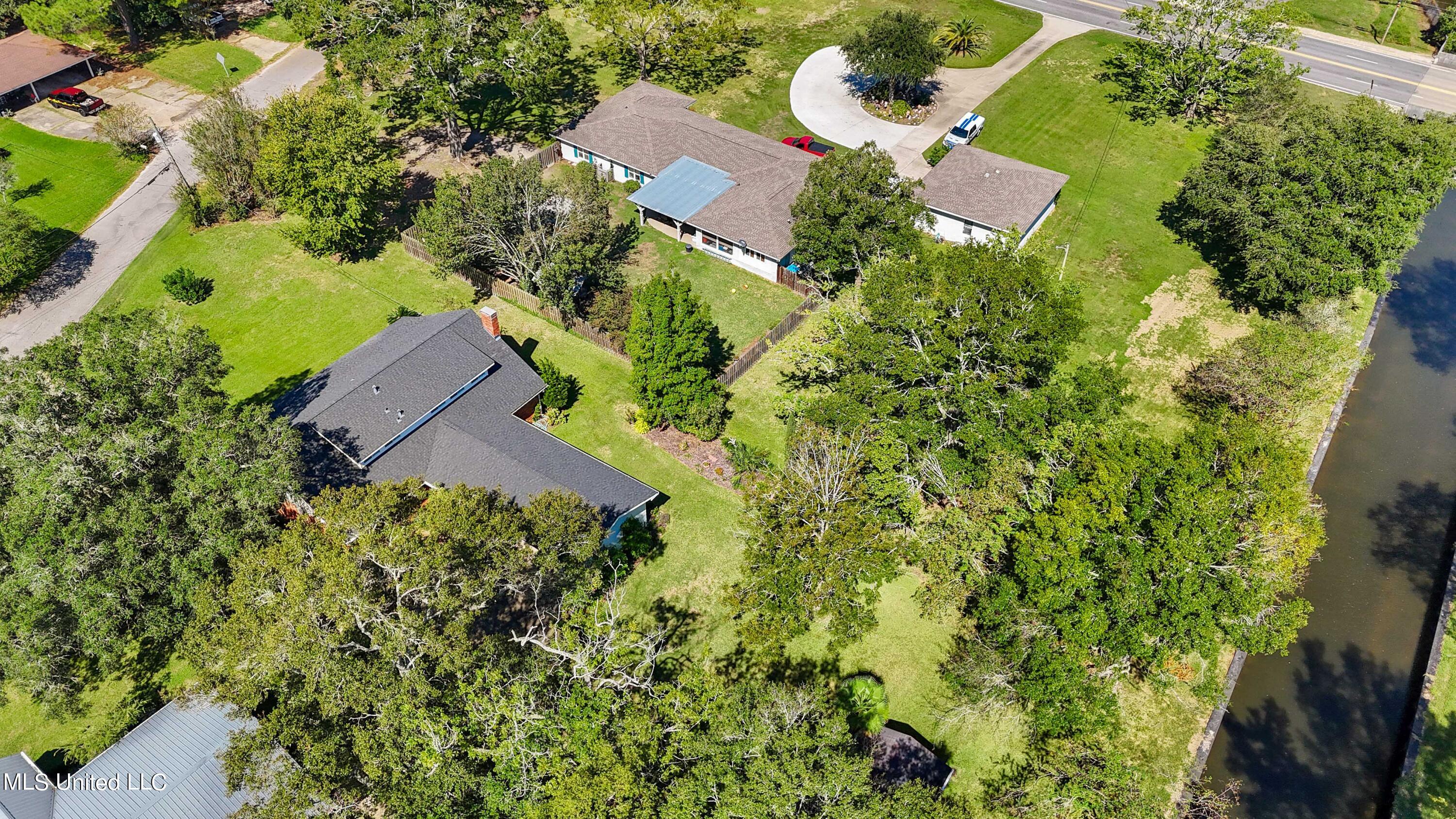 1710 Bates Street Pascagoula, MS 39581 - Photo 36 of 38 036