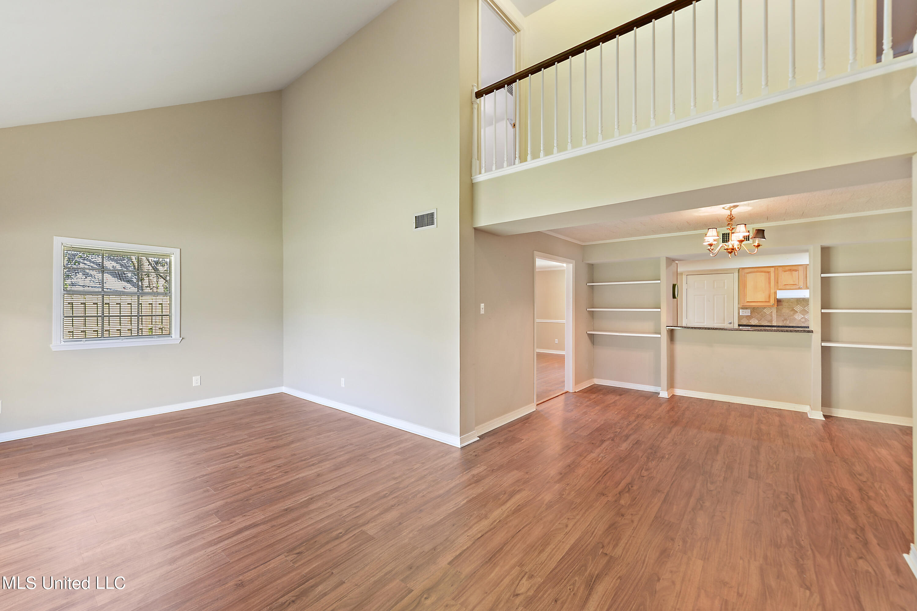 1710 Bates Street Pascagoula, MS 39581 - Photo 5 of 38 005