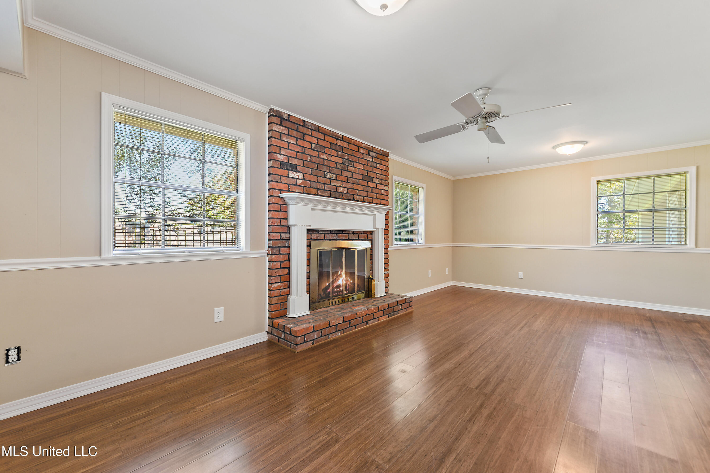 1710 Bates Street Pascagoula, MS 39581 - Photo 9 of 38 009