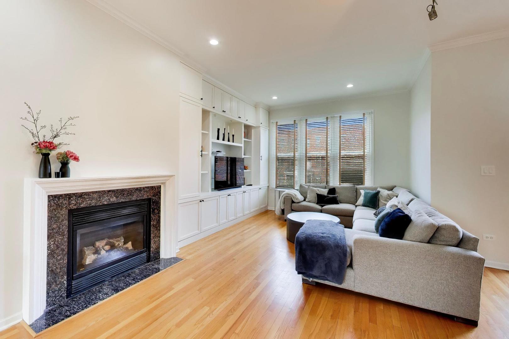 4010 North Clark Street, Unit C Chicago, IL 60613 - Photo 16 of 39