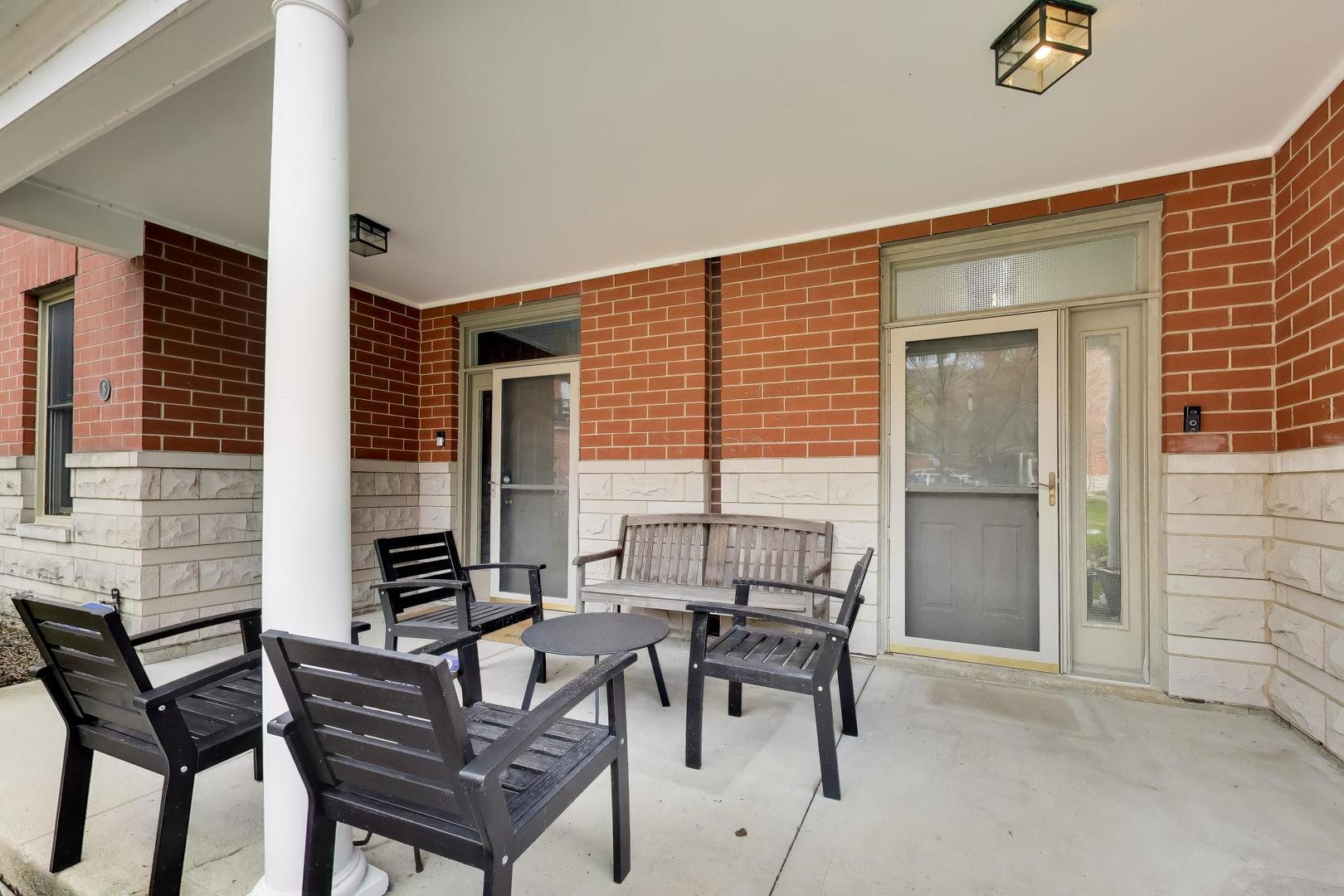 4010 North Clark Street, Unit C Chicago, IL 60613 - Photo 3 of 39