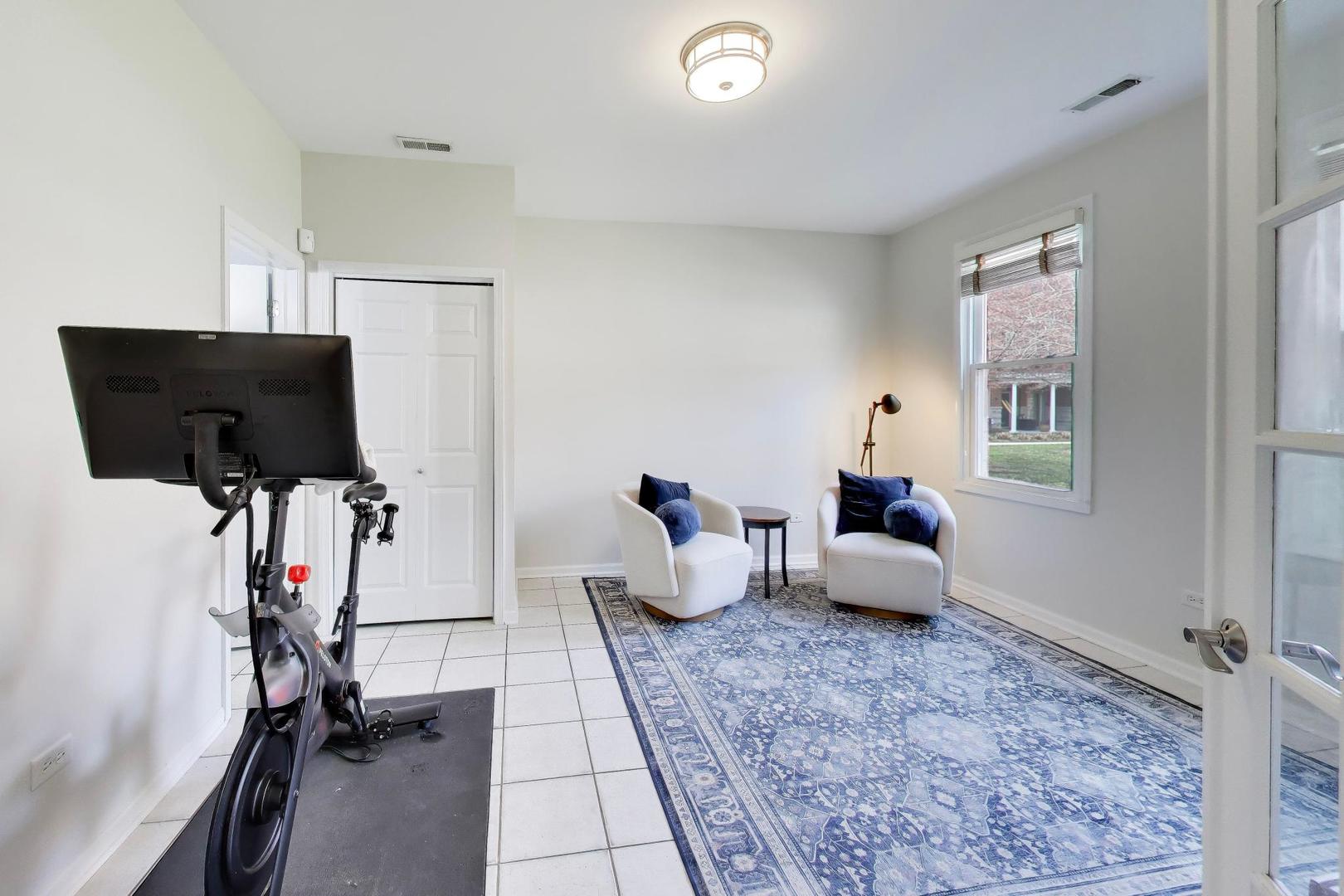 4010 North Clark Street, Unit C Chicago, IL 60613 - Photo 8 of 39