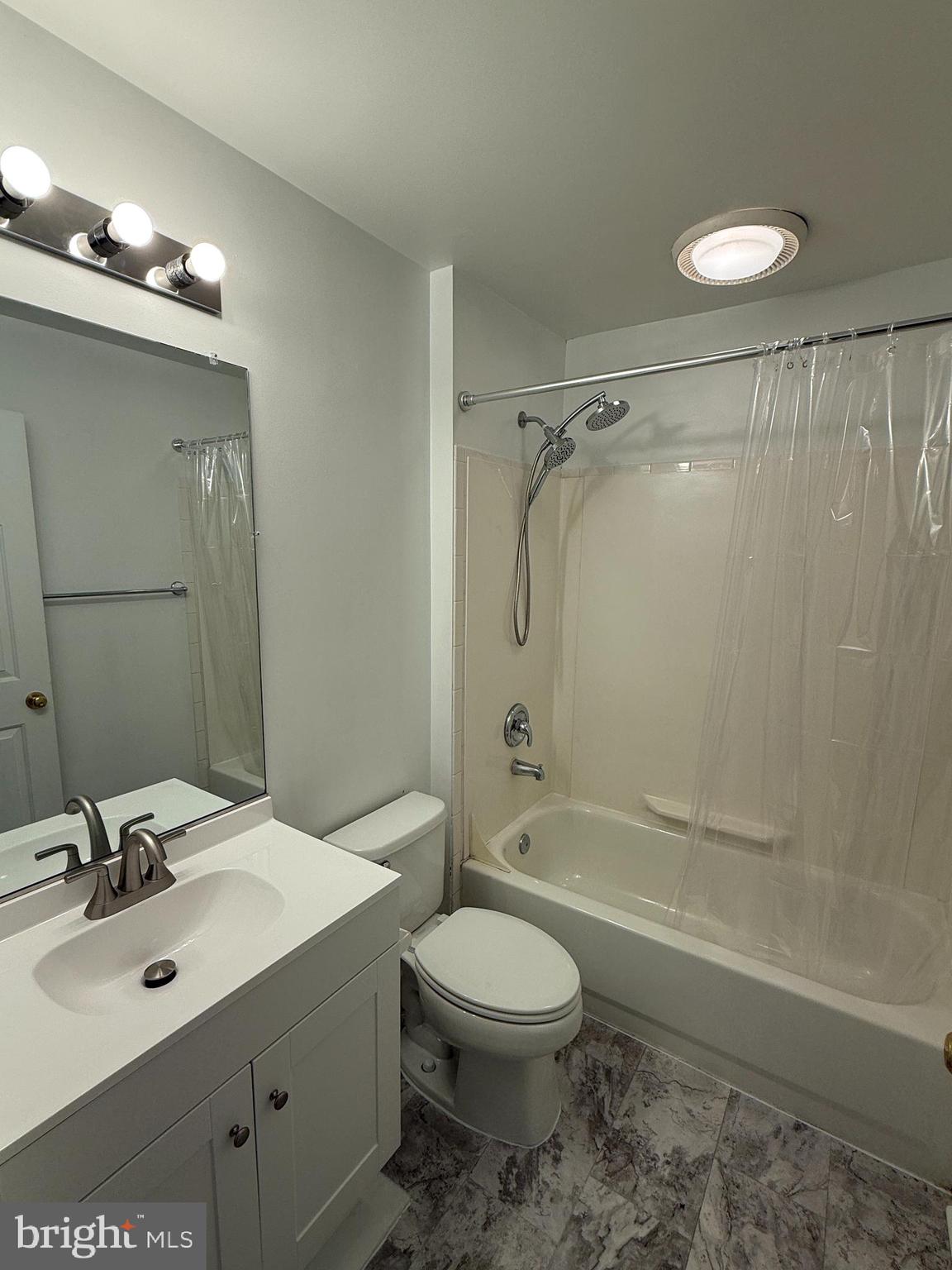 17301 Pacific Rim Terrace Dumfries, VA 22025 - Photo 27 of 36