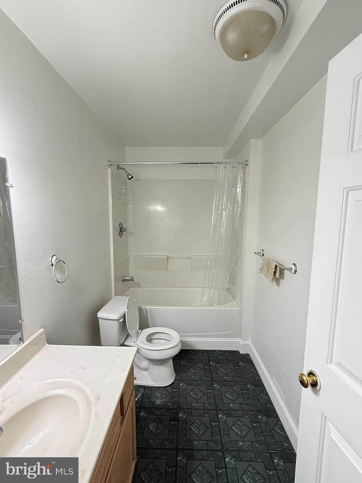 17301 Pacific Rim Terrace Dumfries, VA 22025 - Photo 5 of 36