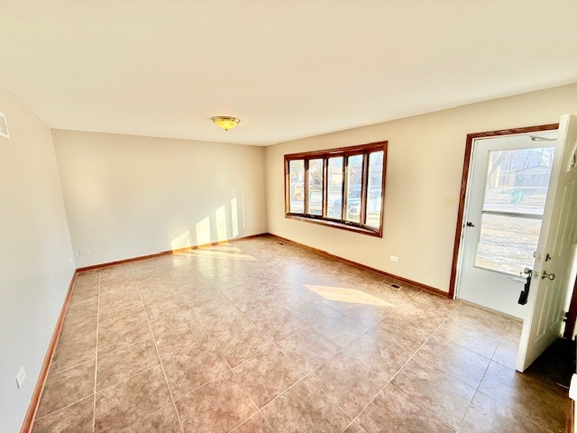 2509 Ruth Fitzgerald Drive Plainfield, IL 60586 - Photo 2 of 17