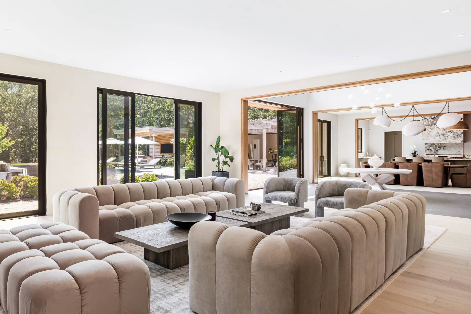 220 2 Holes Water Road East Hampton, NY 11937 - Photo 8 of 30