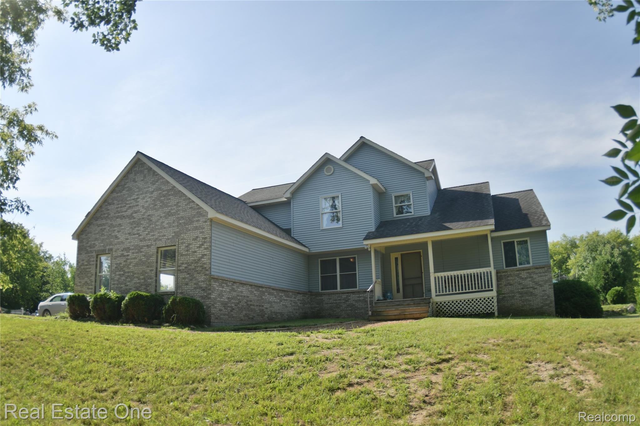 10330 County Line Road Ortonville, MI 48462 - Photo 2 of 44 DSC_1800.JPG
