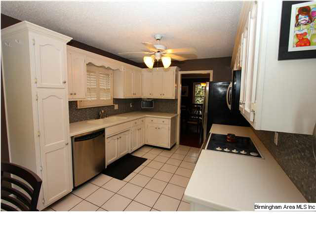 2021 Crossvine Road Birmingham, AL 35244 - Photo 5 of 24