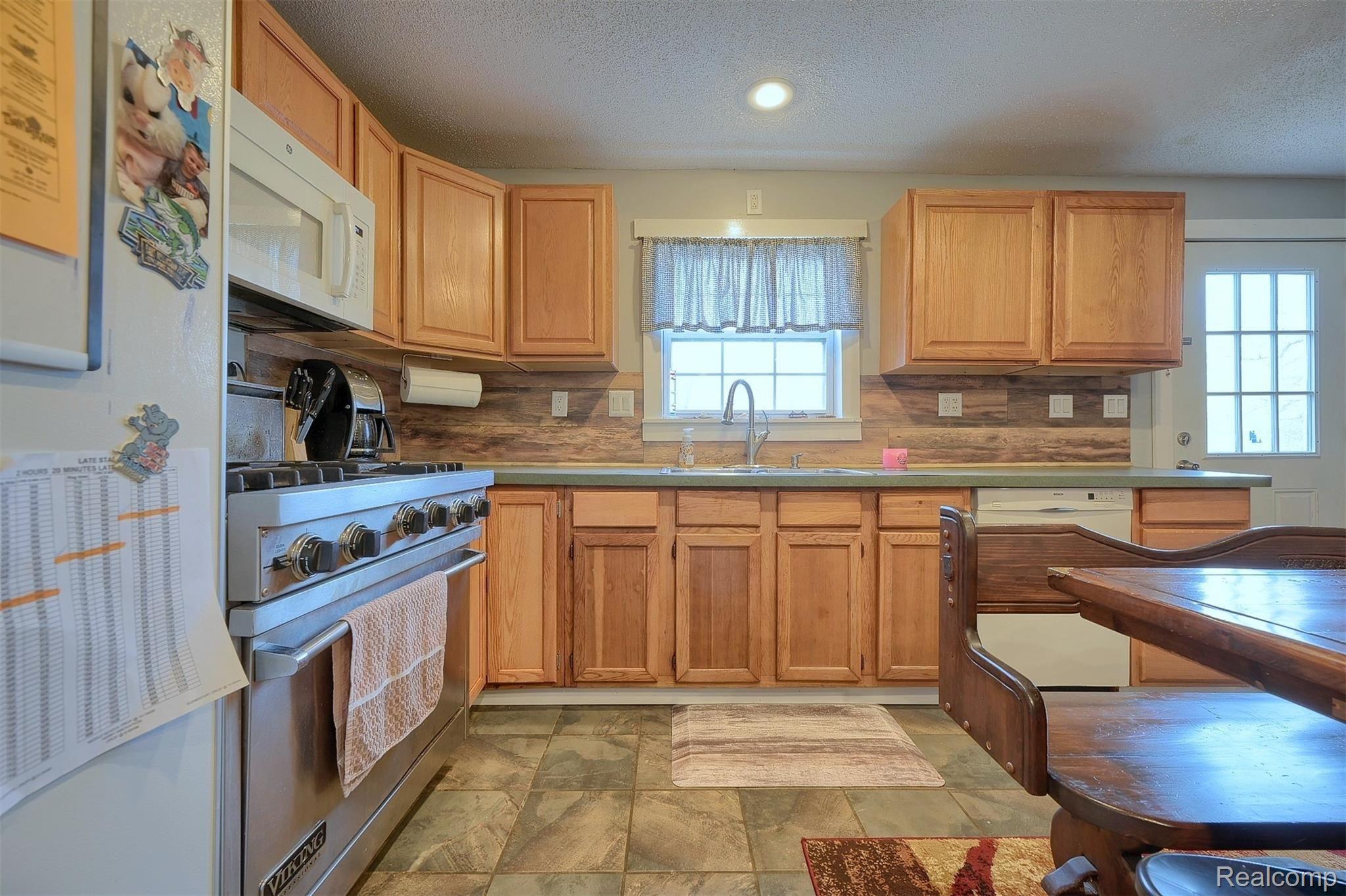 8268 Fenton Road Grand Blanc, MI 48439 - Photo 8 of 21 8-Kitchen-3rd-View.jpg