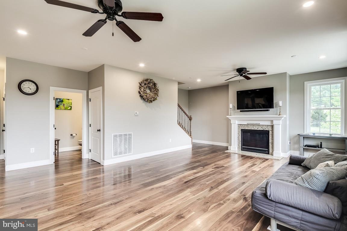 3324 Flickinger Road Westminster, MD 21158 - Photo 19 of 52 Family Room