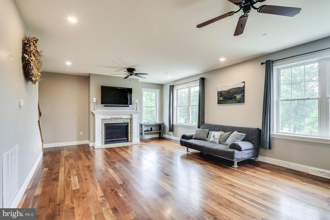 3324 Flickinger Road Westminster, MD 21158 - Photo 20 of 52 Family Room