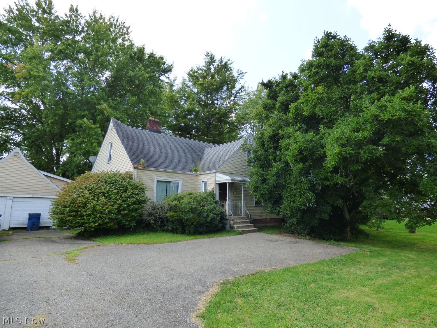 1821 Salt Springs Road Warren, OH 44481 - Photo 1 of 16 Gallery Image 1